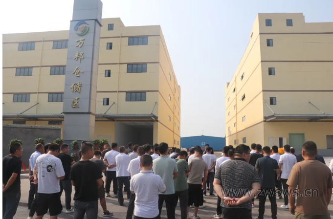 “中為設計”萬邦倉儲區(qū)北大門正式啟用，萬邦倉儲物流產業(yè)發(fā)展又一新的里程碑！